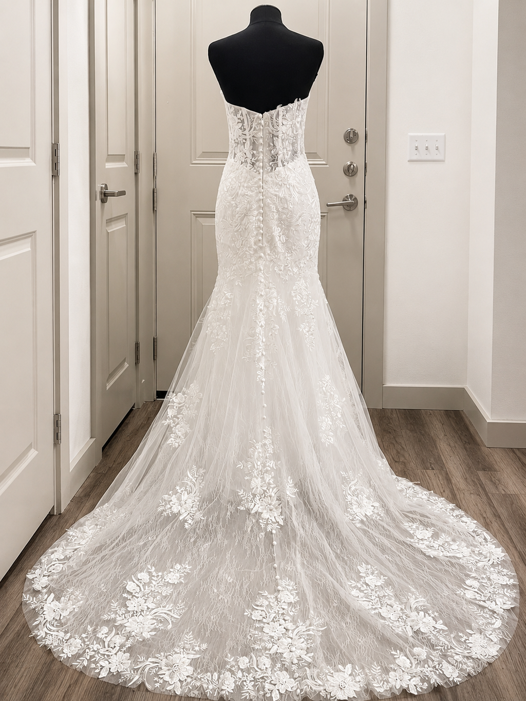 Ivory Laurel